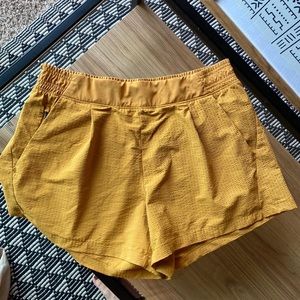 Athleta textured Brooklyn short